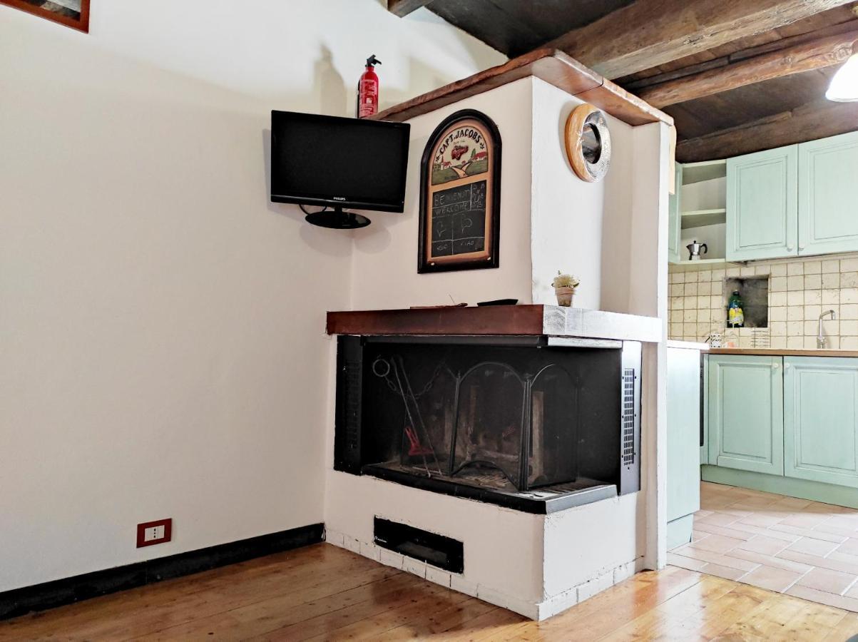 Antico Borgo Apartment Brugnato Bagian luar foto